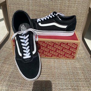 NEW VANS MENS BLACK WHITE SIZE 10.5